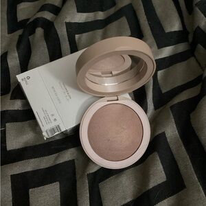 NEW IN BOX - Heaven’s Glow Radiant Veil Blush. Rococo